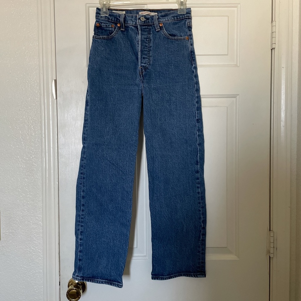 Levi’s ribcage jeans